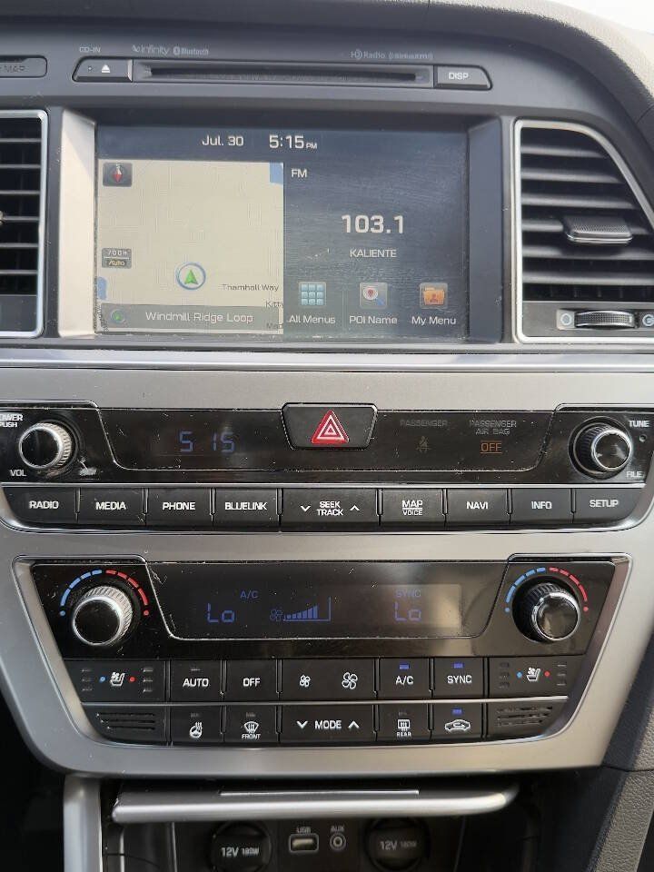 Used 2015 Hyundai Sonata Limited w/ Option Group 06 FWD image 17