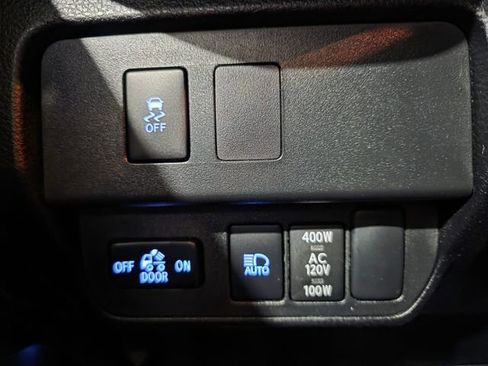 Used 2023 Toyota Tacoma TRD Off-Road image 18