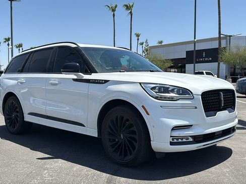 Used 2022 Lincoln Aviator Reserve w/ Equipment Group 201A AWD/4WD image 2