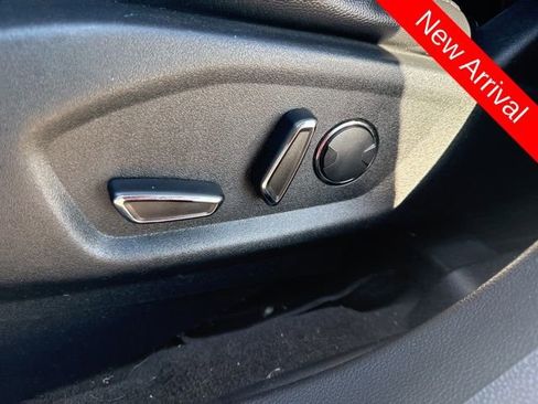 Used 2017 Ford Explorer XLT w/ Equipment Group 202A image 11