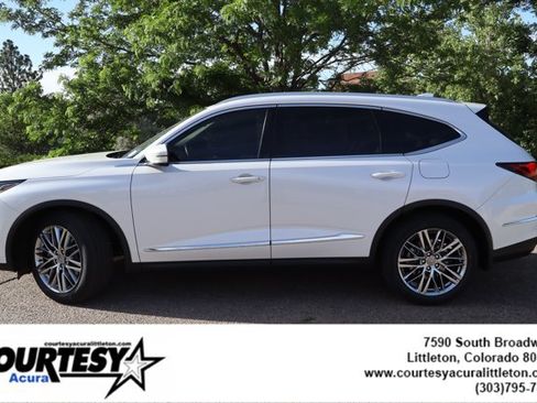 Used 2023 Acura MDX SH-AWD w/ Advance Package image 3
