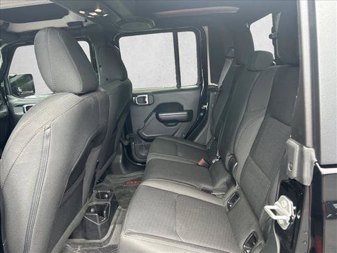 Used 2021 Jeep Gladiator Sport AWD/4WD image 19
