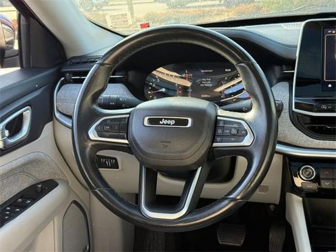 Used 2022 Jeep Compass Latitude w/ Sun and Sound Group image 12