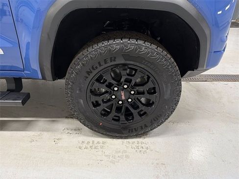 New 2026 GMC Canyon Elevation w/ Convenience Package image 3