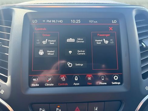Used 2023 Jeep Cherokee Altitude Lux AWD/4WD image 11