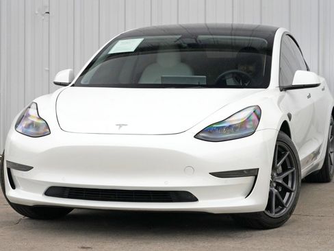 Used 2022 Tesla Model 3 image 3