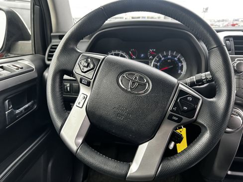 Used 2019 Toyota 4Runner SR5 Premium image 17