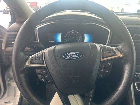 Used 2018 Ford Fusion SE FWD image 17