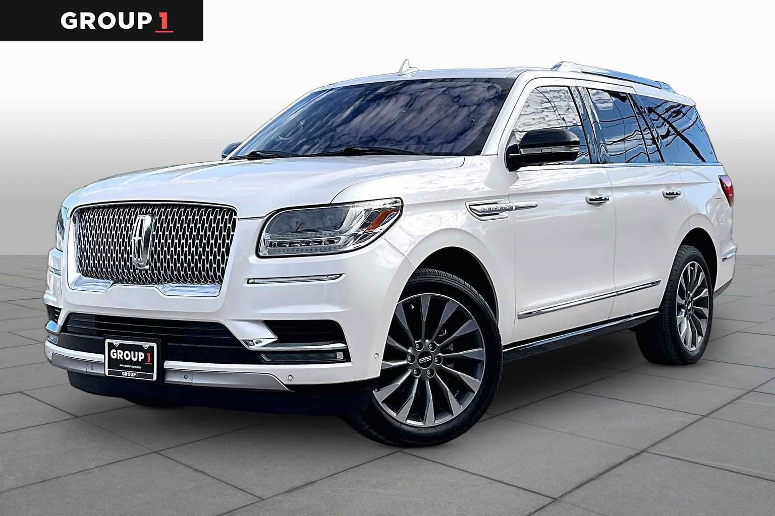 Used 2018 Lincoln Navigator Select w/ Technology Package RWD image 1