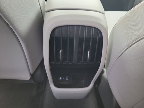 Used 2025 Hyundai Kona SEL FWD image 16