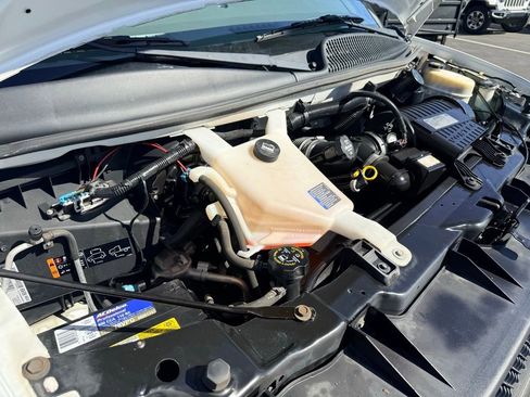 Used 2015 Chevrolet Express 3500 RWD image 29