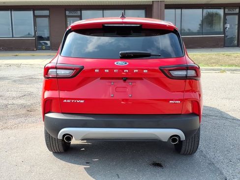 Used 2024 Ford Escape Active AWD/4WD image 4