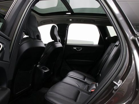 Used 2023 Volvo XC60 B5 Plus w/ Protection Package Premier image 12