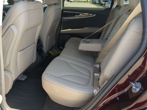 Used 2023 Lincoln Nautilus AWD w/ Premium Package image 21