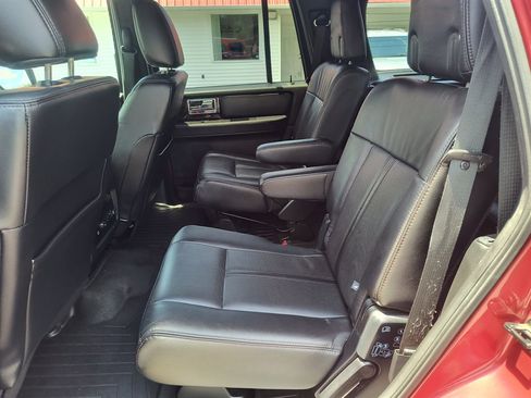 Used 2016 Lincoln Navigator Reserve AWD/4WD image 29