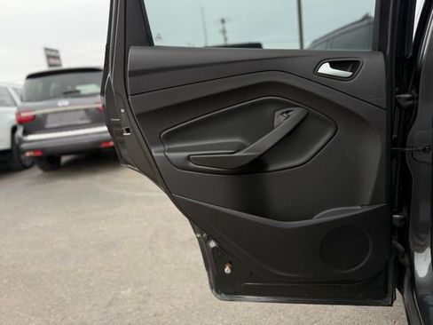 Used 2018 Ford Escape SE w/ SE SYNC Package image 16