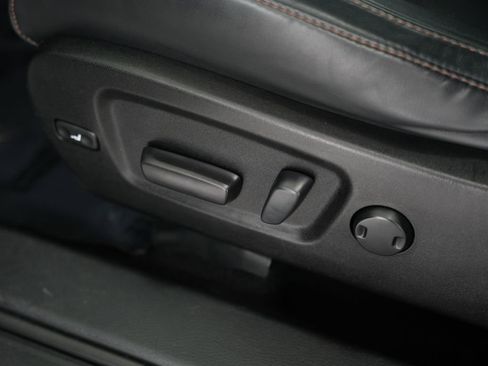 Used 2018 Toyota Highlander XLE image 48