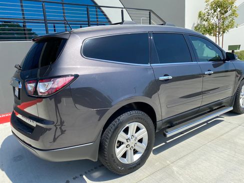 Used 2014 Chevrolet Traverse LT w/ LPO, 'HIT The Road' Package FWD image 16