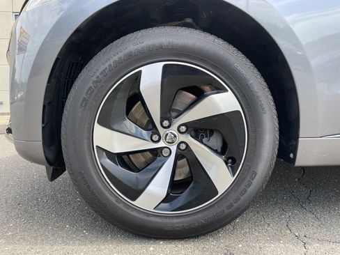 Certified 2024 Jaguar F-PACE R-Dynamic S image 5