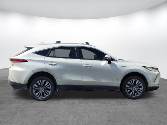 Used 2021 Toyota Venza XLE AWD/4WD image 2