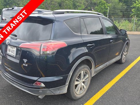 Used 2017 Toyota RAV4 XLE FWD image 5