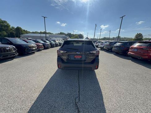 Used 2022 Subaru Outback Premium AWD/4WD image 6