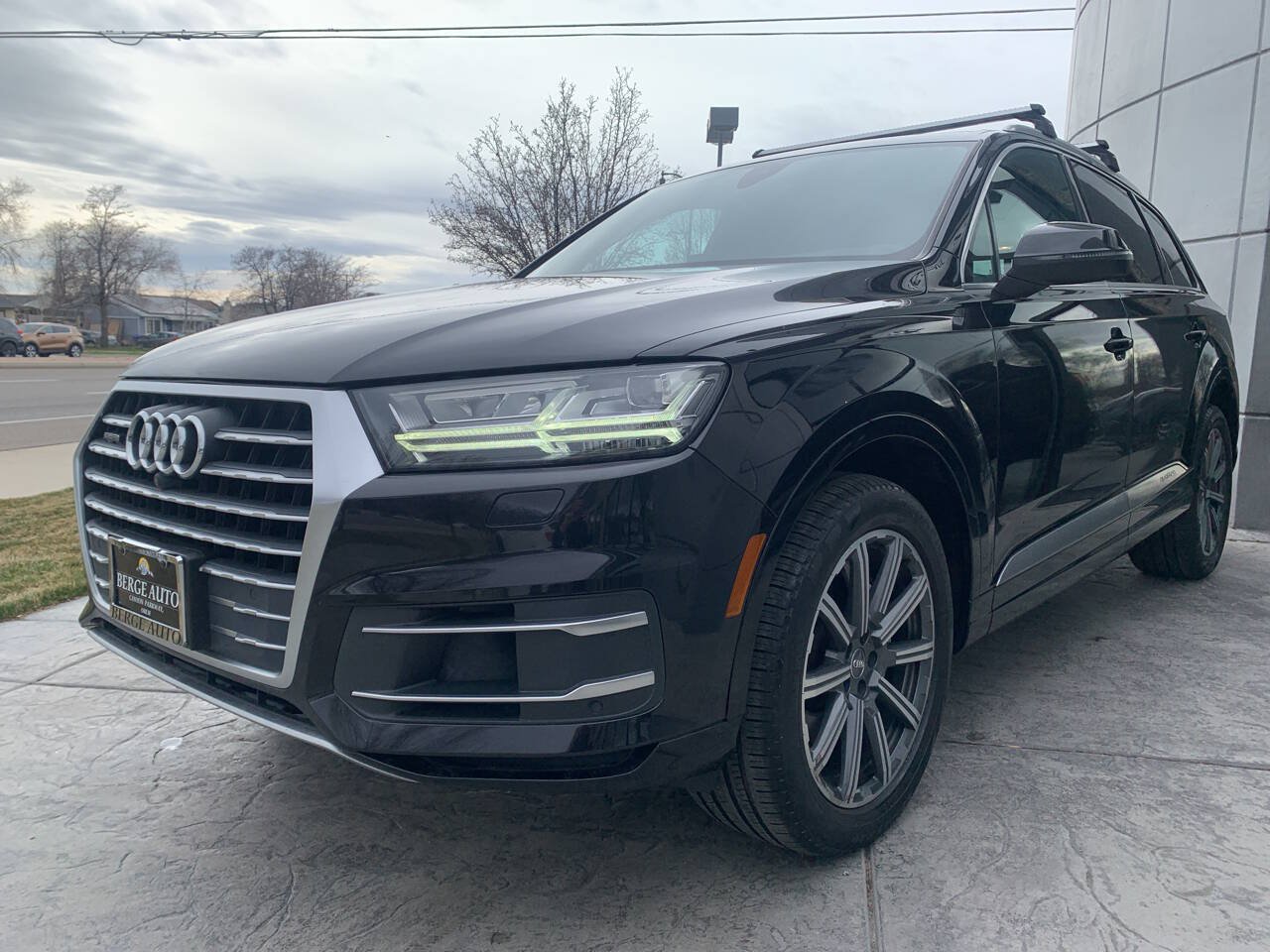 Used 2017 Audi Q7 3.0T Premium Plus w/ Premium Plus Package AWD/4WD image 3