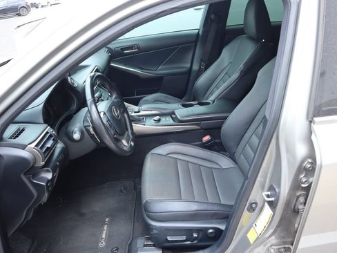 Used 2020 Lexus IS 300 F Sport w/ F Sport Package RWD image 9
