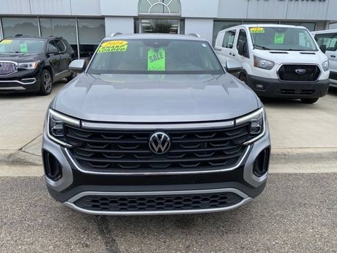 Used 2024 Volkswagen Atlas Cross Sport SE AWD/4WD image 12