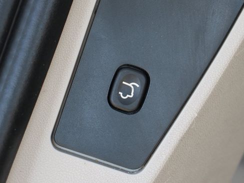 Used 2020 Dodge Grand Caravan SXT image 10