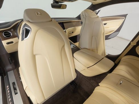 Used 2022 Bentley Continental GT AWD/4WD image 39