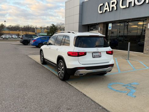 Used 2022 Mercedes-Benz GLB 250 4MATIC image 2