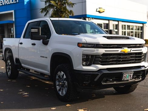 Used 2024 Chevrolet Silverado 2500 Custom w/ Custom Value Package image 33