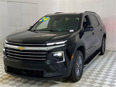 Certified 2024 Chevrolet Traverse LT w/ LPO, Floor Liner Package image 20