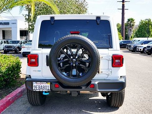 Used 2023 Jeep Wrangler Unlimited Sahara w/ Cold Weather Group AWD/4WD image 10