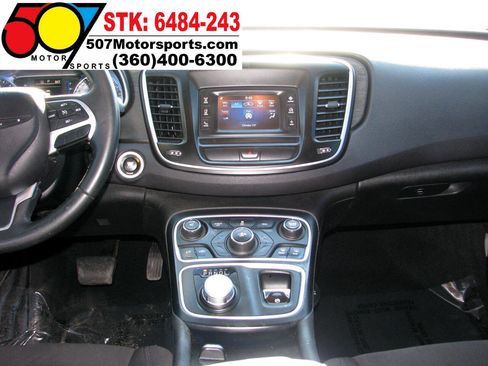 Used 2015 Chrysler 200 Limited w/ Convenience Group image 21