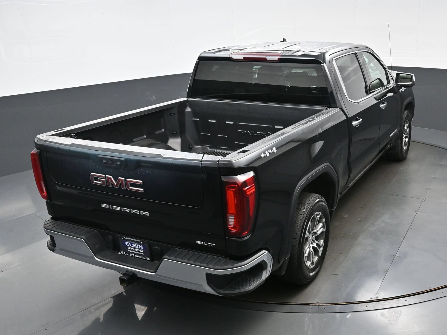 Used 2025 GMC Sierra 1500 SLT AWD/4WD image 37