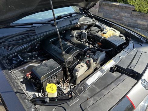 Used 2010 Dodge Challenger SE image 13