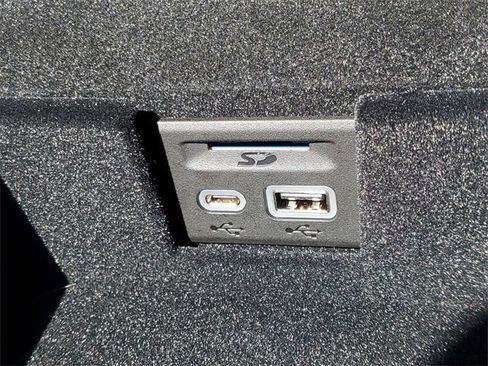 Used 2023 Cadillac XT6 Luxury image 28