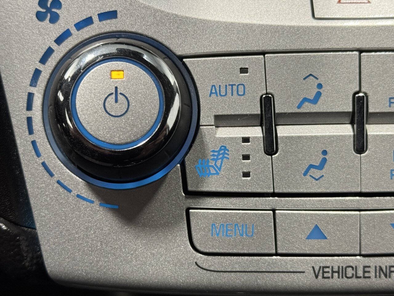 Used 2016 Chevrolet Equinox LTZ w/ Enhanced Convenience Package AWD/4WD image 34