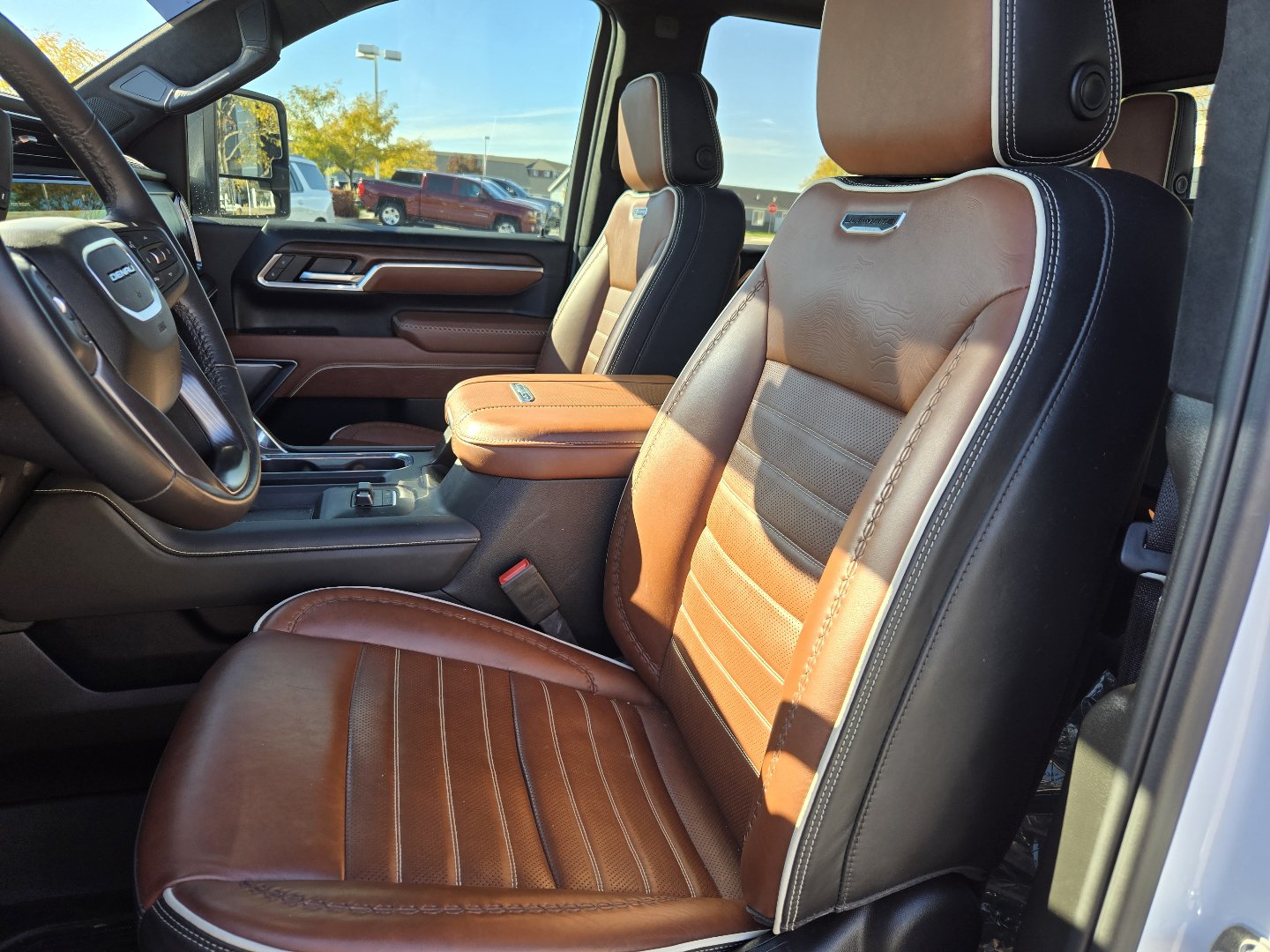 Used 2025 GMC Sierra 3500 Denali Ultimate AWD/4WD image 2