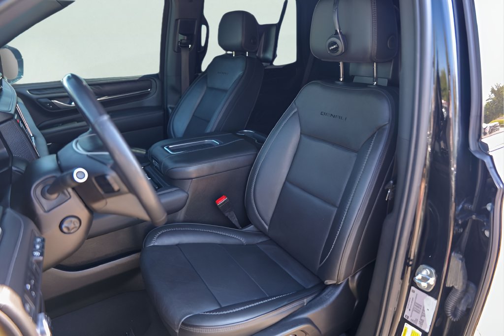 Used 2021 GMC Yukon Denali RWD image 9