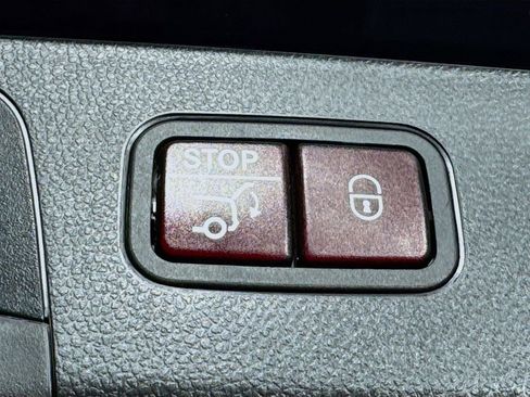 Used 2016 Mercedes-Benz GLC 300 image 31