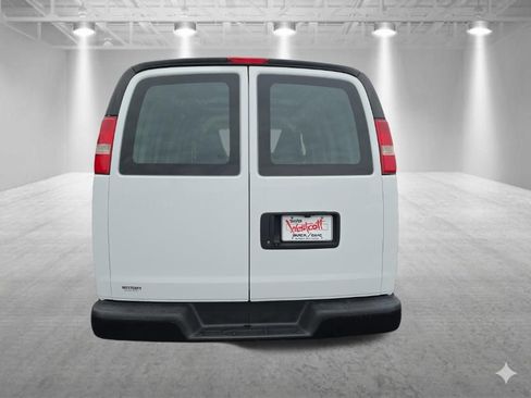 Used 2016 GMC Savana 2500 RWD image 4
