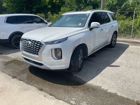 Used 2022 Hyundai Palisade Limited w/ Cargo Package AWD/4WD image 2
