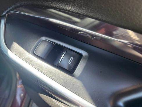 Used 2022 Cadillac XT4 Luxury w/ Cold Weather Package FWD image 57