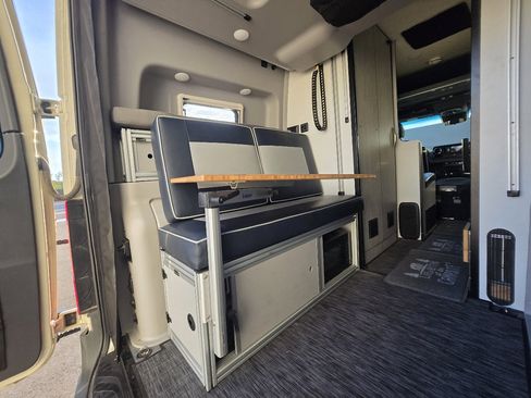 Used 2020 Mercedes-Benz Sprinter 2500 image 7