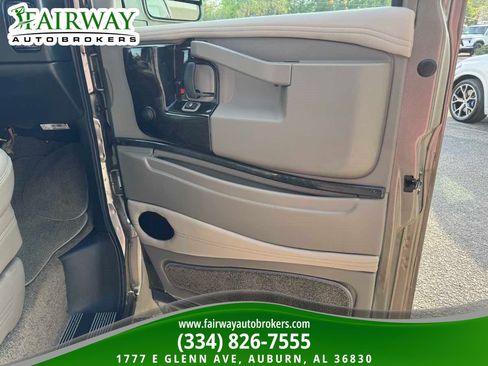 Used 2018 GMC Savana 2500 w/ Enhanced Convenience Package RWD image 29