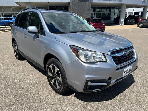 Used 2017 Subaru Forester 2.5i Premium AWD/4WD image 1