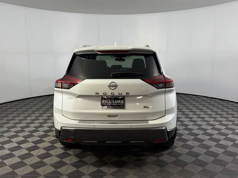 Used 2024 Nissan Rogue SL w/ SL Premium Package FWD image 9